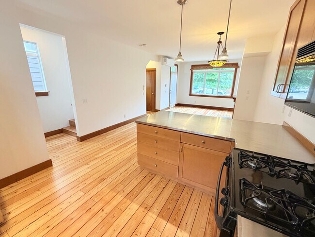 Foto del edificio - Charming Home in Leschi!