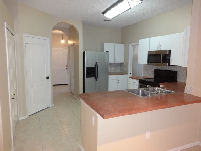 Foto del edificio - 523 Royal Ridge St