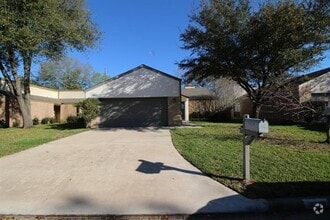 Building Photo - 16026 Bear Hill Dr