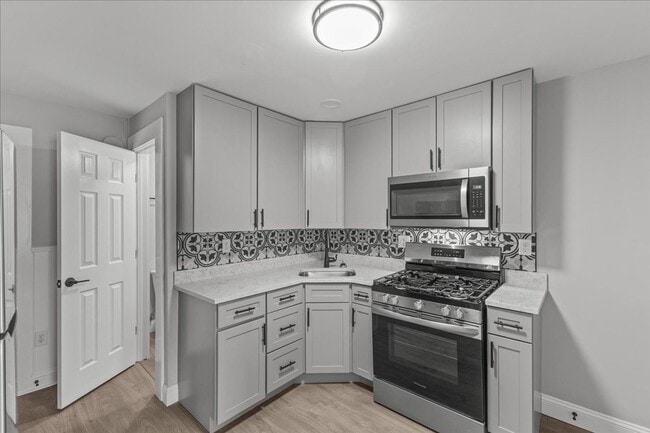 Building Photo - 88-94 Lafountain St