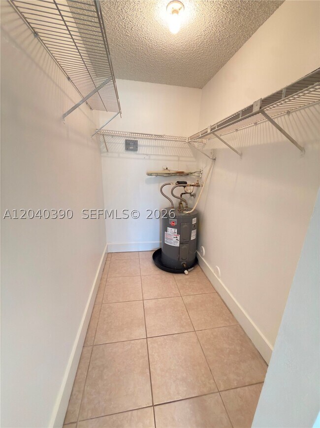 Foto del edificio - 2550 SW 18th Terrace