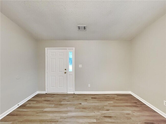 Building Photo - 276 Village Dr