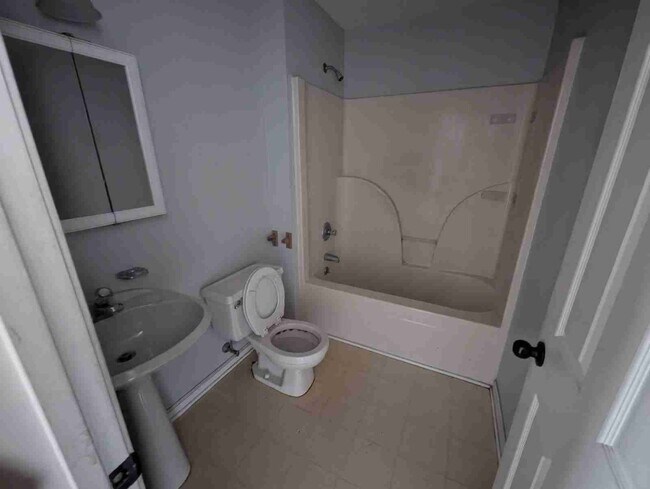 Foto del edificio - 5788 Metropolis Lake Rd