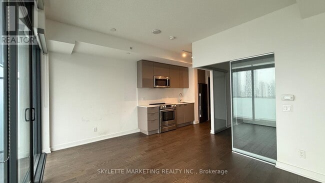 Photo du bâtiment - 25 Richmond St E