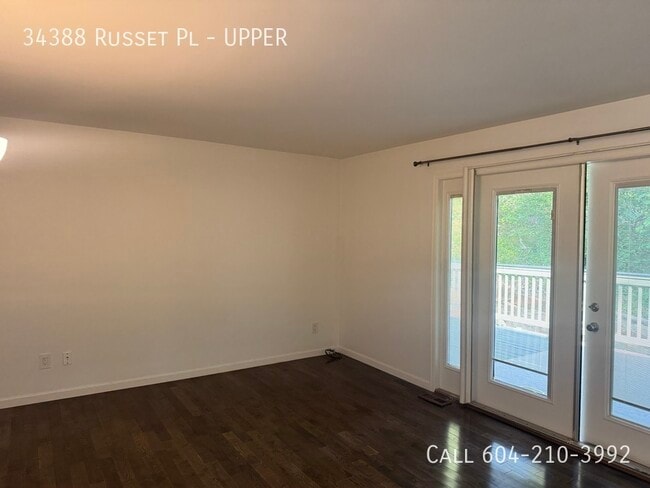 Building Photo - Spacious Upper Home
