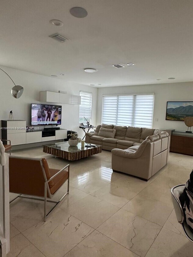 Foto principal - 10423 NW 70th Ln