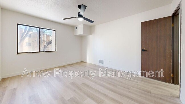 Building Photo - 207 E Arbor Ave