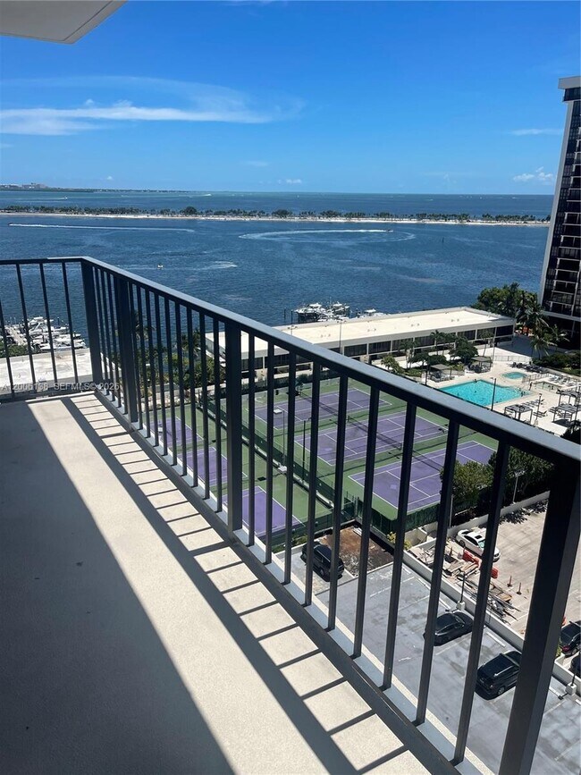 Building Photo - 1901 Brickell Ave