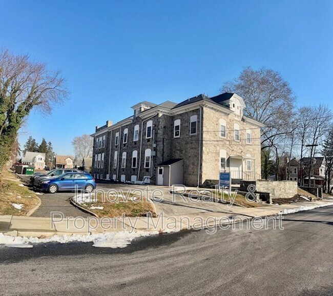 Foto del edificio - 29 Logan Ave