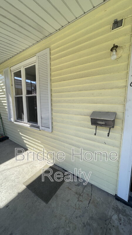 Building Photo - 226 Lobinger Ave