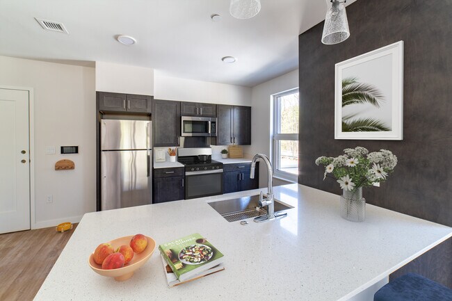 Foto del edificio - Walnut Knoll Apartments