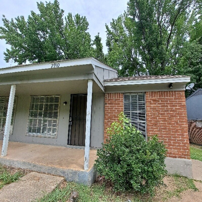 Primary Photo - 2910 Elbert Dr