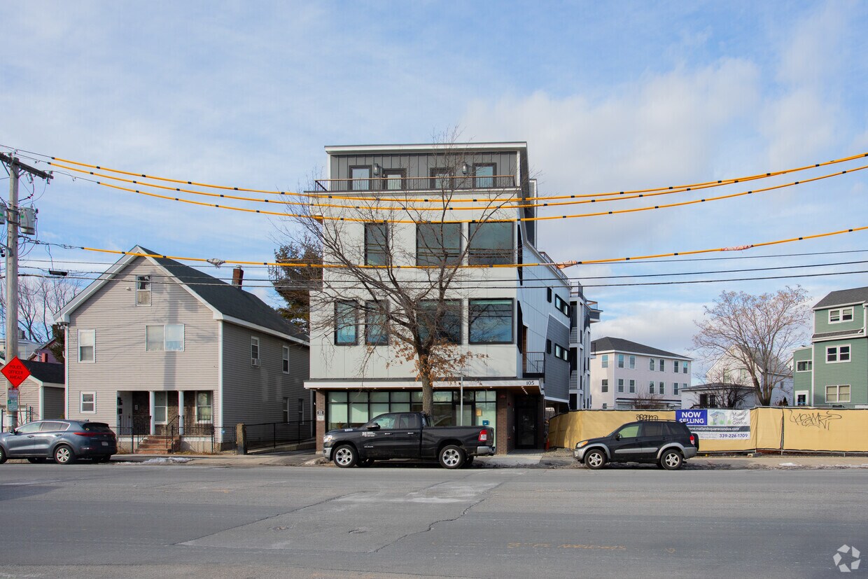 Primary Photo - Cloverleaf Condominiums
