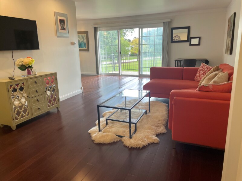 500 E Fox Hills Dr Unit 2, Bloomfield Township, MI 48304 Condo for