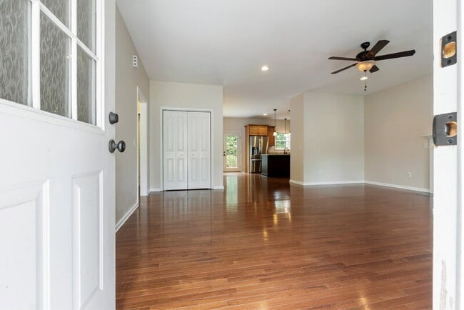 Building Photo - 1350 Monticello Dr