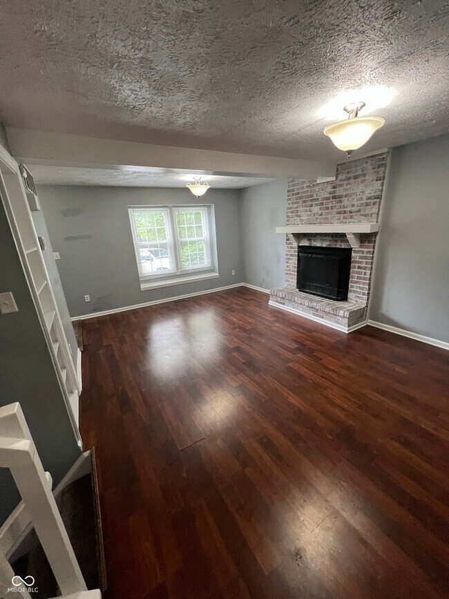 Foto del edificio - 9445 Timber View Dr