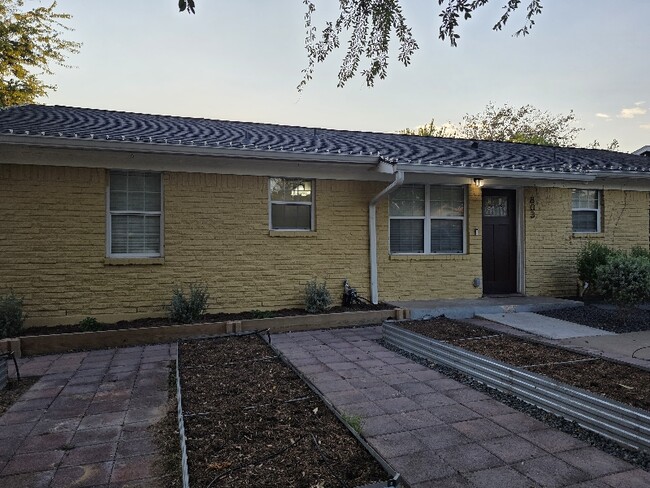 Building Photo - 803 Debus Dr