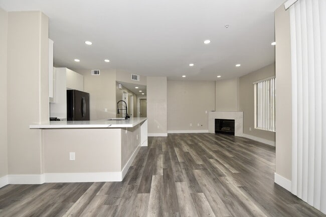 Building Photo - 7173 S Durango Dr