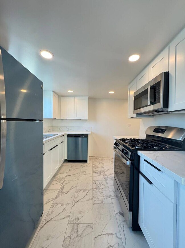 Foto del edificio - 3.0 bedroom in Glendale California 91203