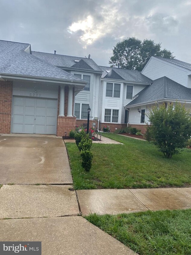 Primary Photo - 6222 Gothic Ln