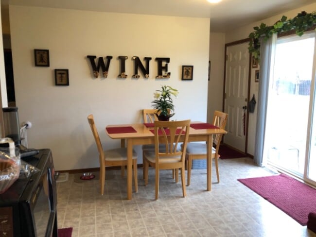 Building Photo - 1134 Scheuring Rd