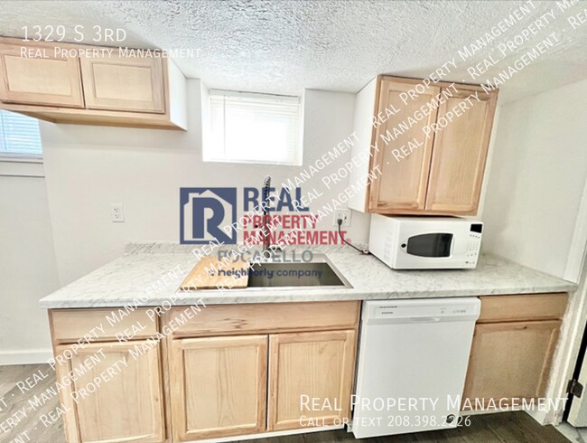 Building Photo - 1329 S 3rd-