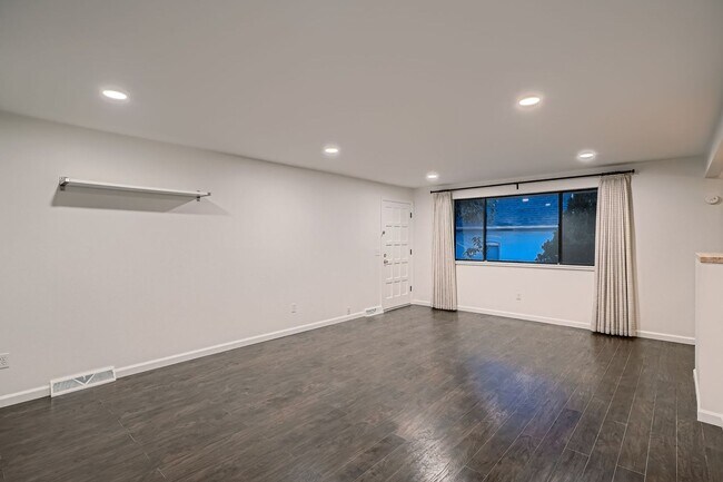 Foto del edificio - West Highlands 2-bedroom 1-bathroom