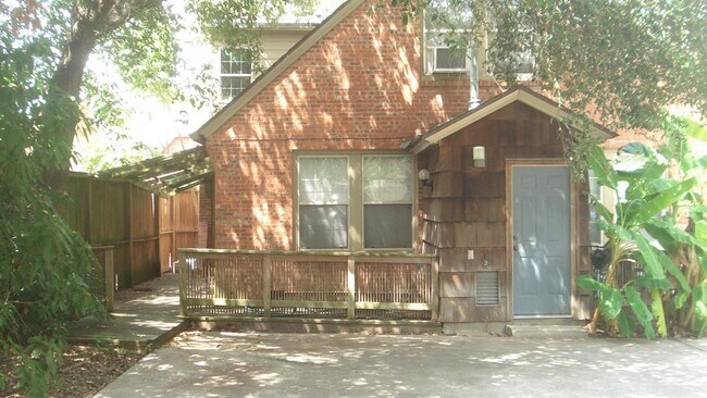 Building Photo - 1313 Peden St