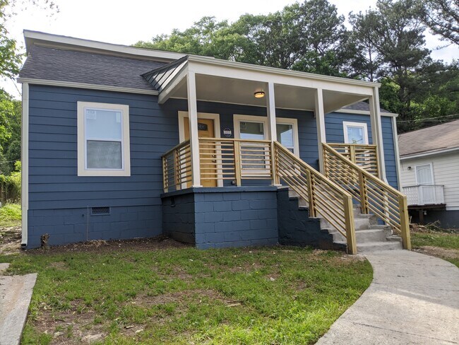 Foto del edificio - 2861 Forrest Hills Dr SW