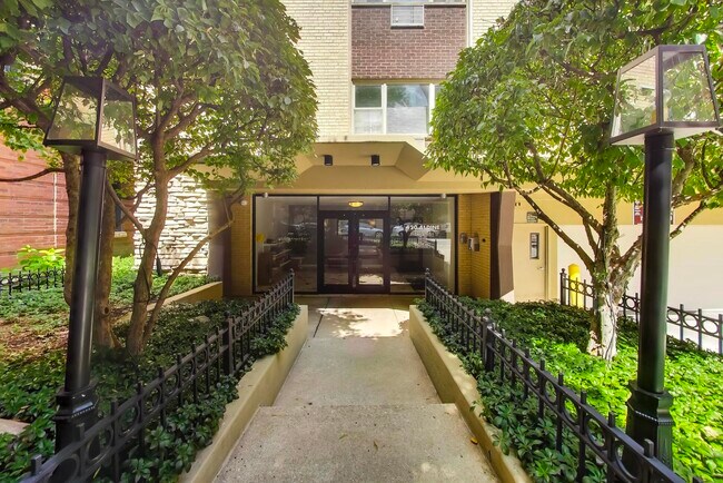 Foto del edificio - 420 W Aldine Ave