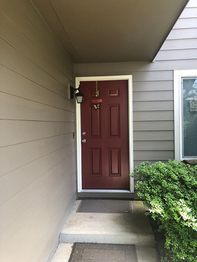 Building Photo - Spacious 3 Bedroom Home in Desirable Witha...
