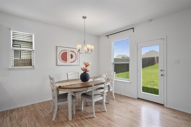 Building Photo - 533 Bailey Park Dr