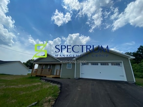 Building Photo - 1068 Rosella Dr