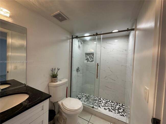 Foto del edificio - 9688 Fontainebleau Blvd