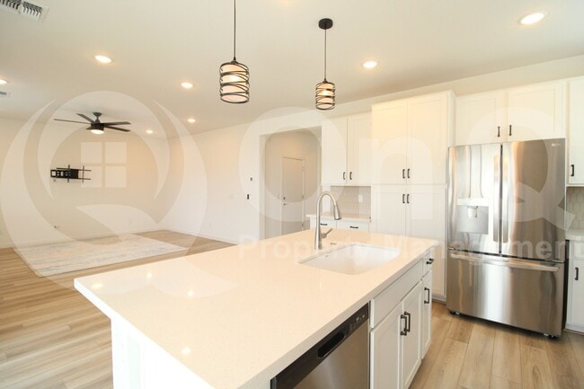 Building Photo - 17737 W Cassia Way