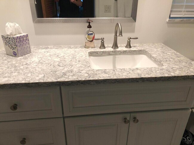 Foto del edificio - 1 Harbourside Dr