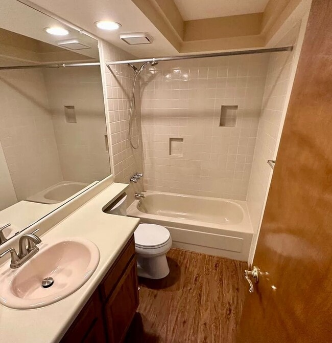 Building Photo - 10606 Kipling Way