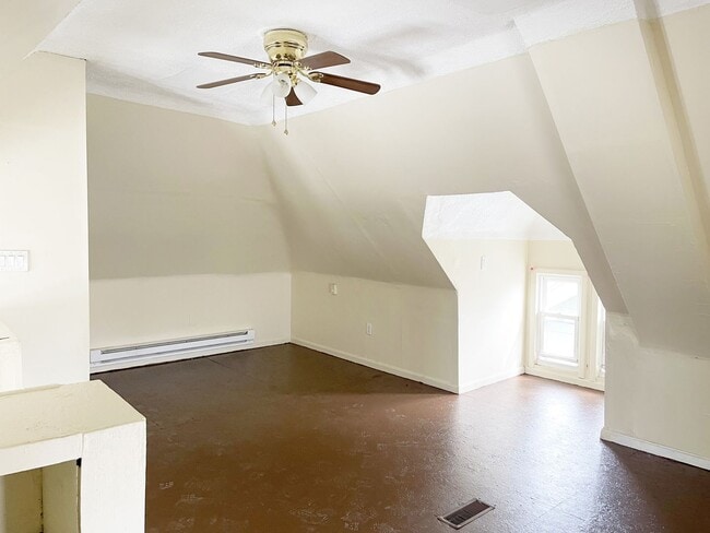 Building Photo - 4309 E 128th St