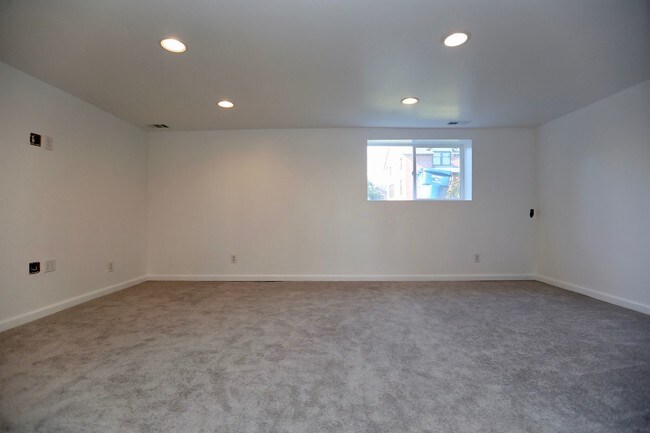 Foto del edificio - 6020 5th Ave NE