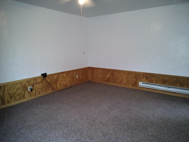 Building Photo - 109 Lakeview Dr