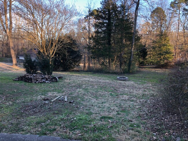 Foto del edificio - 5118 Cumberland Wood Dr NW