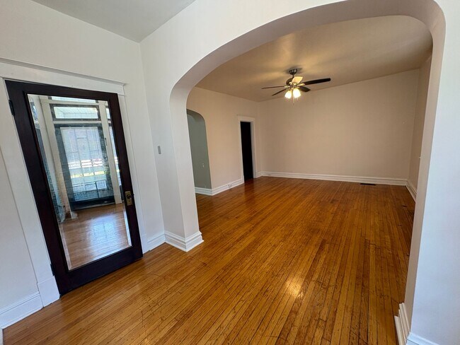 Foto del edificio - 4243 Louisiana Ave