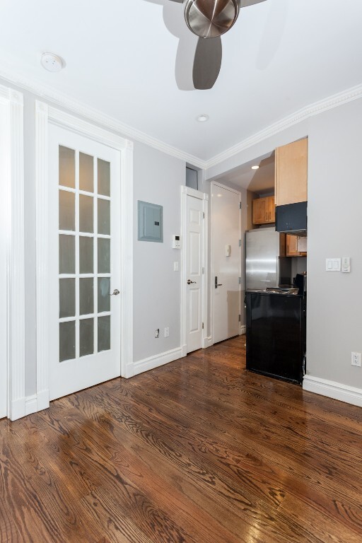 Primary Photo - 330 E 35th St