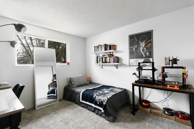 Building Photo - 2000 Brookhurst St