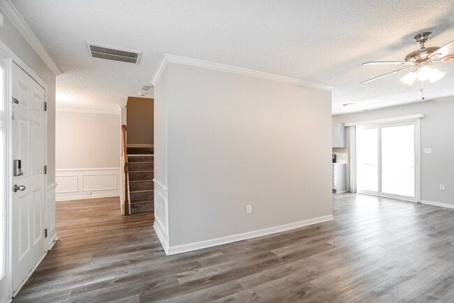 Foto del edificio - 4530 Fox Thorne Dr