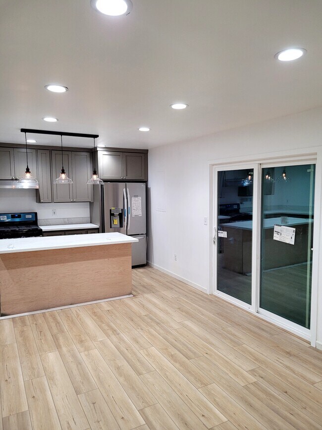 Open floor plan Kitchen/living area - 14149 Flomar Dr