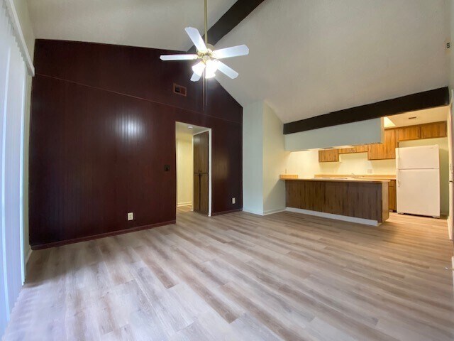 Foto del edificio - Charming and Well-Maintained 3-Bedroom, 2-...