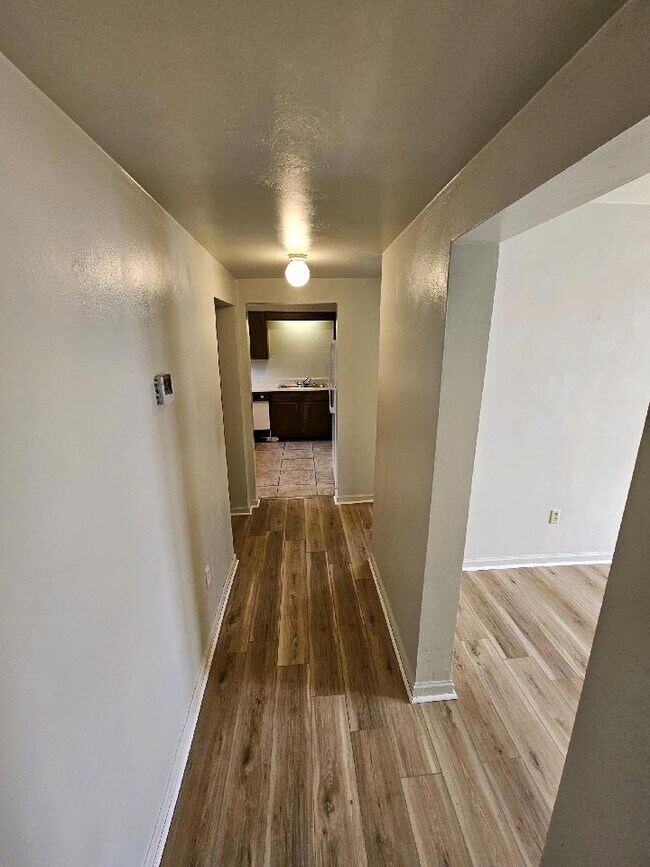 Foto del edificio - 1222-1224 Maple Ave SW