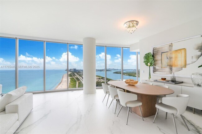 Foto del edificio - 15701 Collins Ave