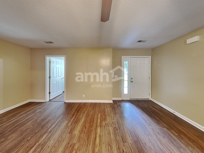 Building Photo - 912 Crystal Bear Trl